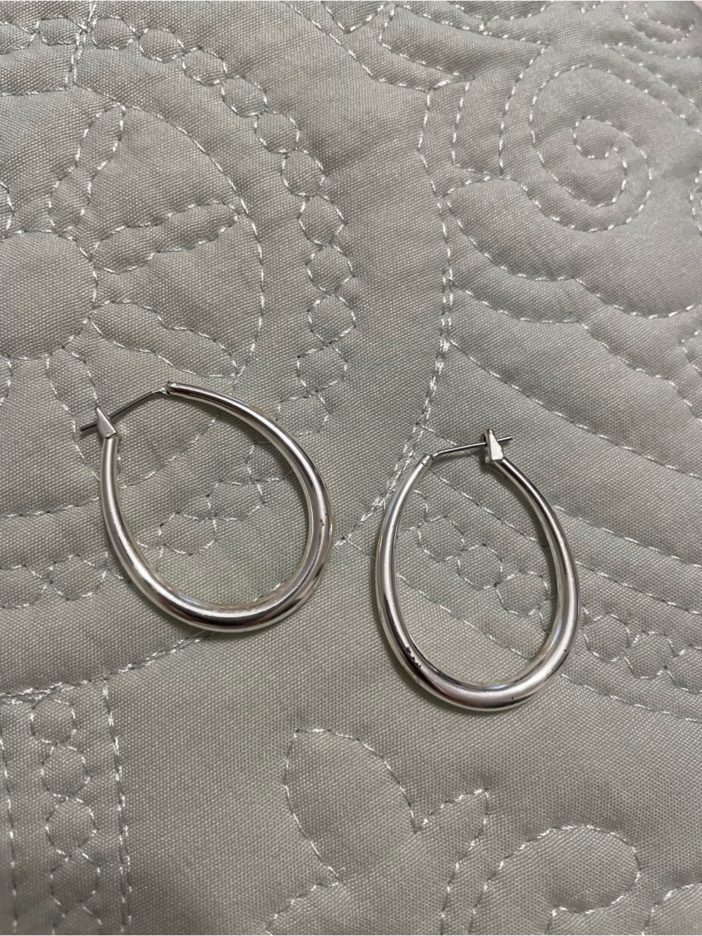 Classic Silver Teardrop Hoop Earrings - Unbranded